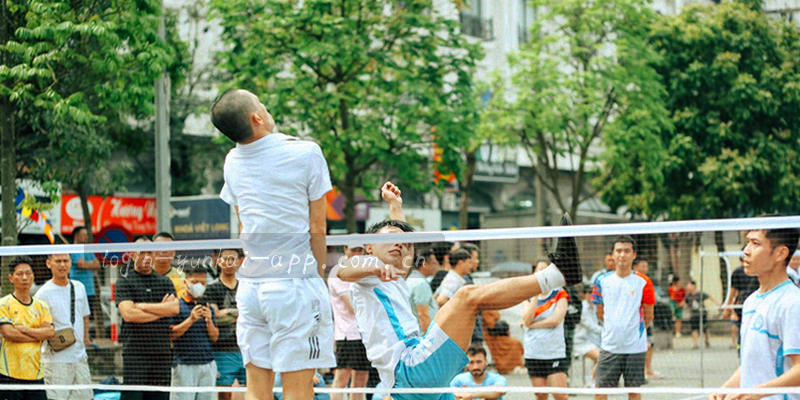 简洁城市轮廓抽象图示意办公地点方位